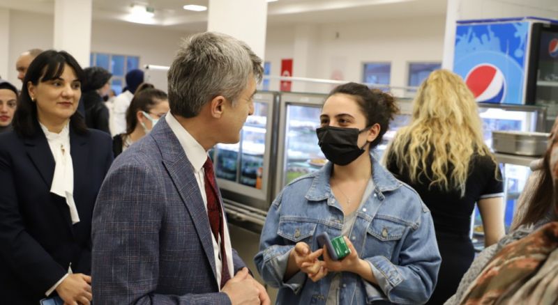 DPÜ REKTÖRÜ PROF. DR. KÂZIM UYSAL ÖĞRENCİLERLE İFTARDA