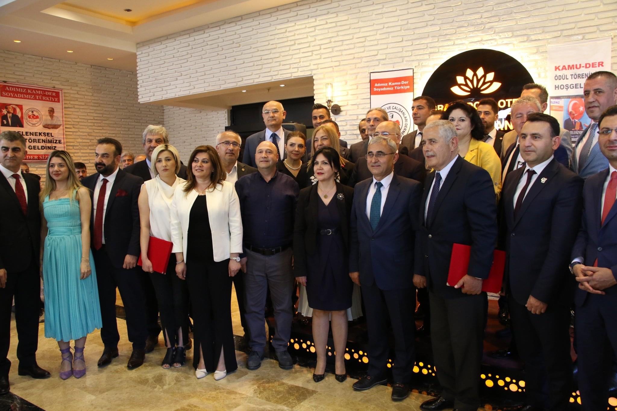 Mustafa GÜLER Yılın İlçe Belediye Başkanı Seçildi